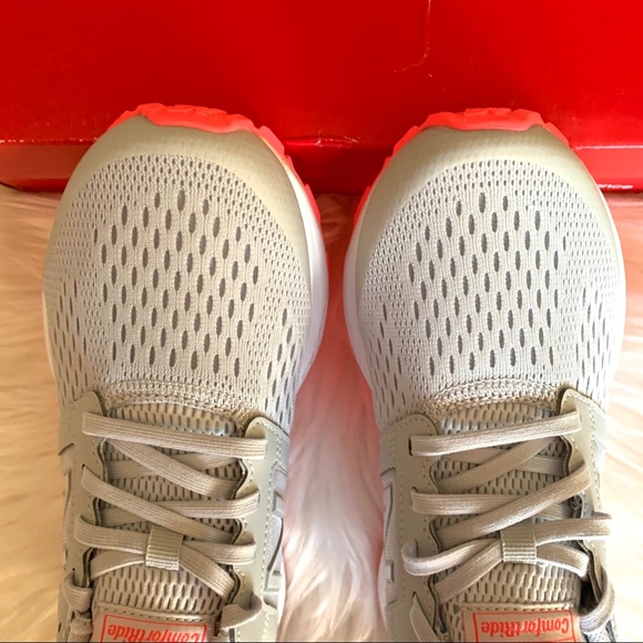 🆕 New Balance Women's Running Shoes - Picture 4 of 9